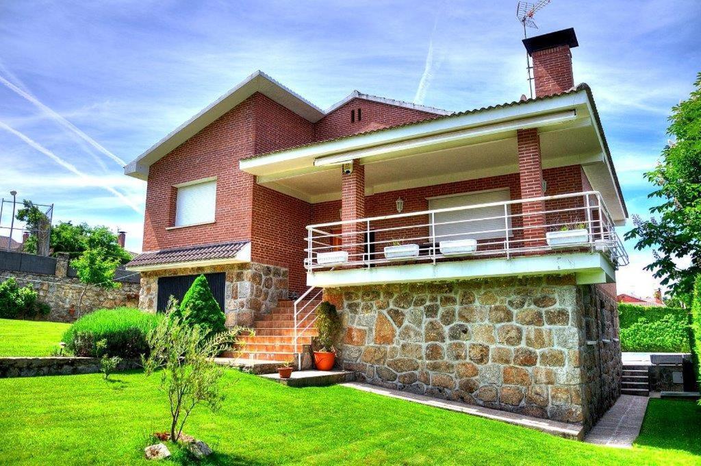 Casa Bellavista Becerril Villa Becerril de la Sierra Luaran gambar
